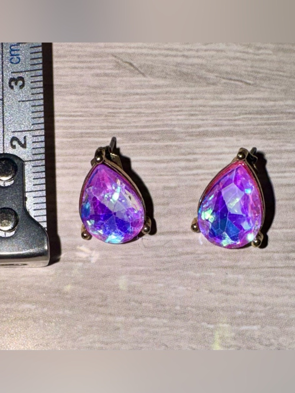 Teardrop Aurora Crystal Stud Earrings in Purple-Pink - Picture 4 of 7